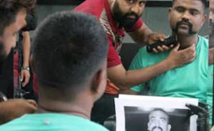 印度被俘飛行員成英雄，胡子造型火了