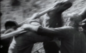 千斤重的機械靠人背上山，鐵道兵征服自然建設(shè)成昆鐵路