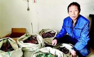 “我就是吃了没文化的亏” ，拾荒老汉买2万支铅笔捐母校