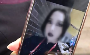 广州地铁就要求乘客卸妆进站一事致歉，已对当班班长停岗培训