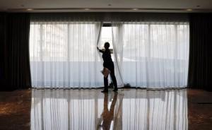 拾城 | 墙、窗、套子里的人