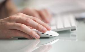 代表：网络评选投票活动“走过场”现象突出，建议加强规范