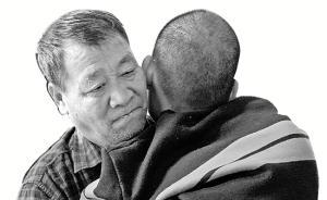 爺爺賣掉工廠陪讀13年，重疾肌肉萎縮的孫子期末考年級(jí)第一