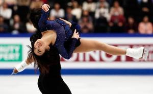 買睡袋、打地鋪、每人四套方案……這是中國(guó)花滑的金牌細(xì)節(jié)