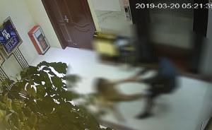 女生見男網(wǎng)友，從馬路上被硬拖拽進(jìn)酒店