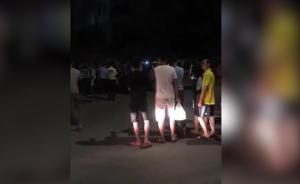南寧一男子持刀襲警，民警鳴槍示警制服