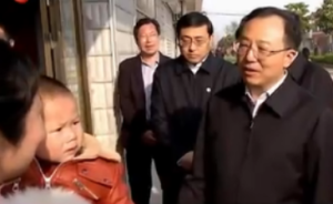江蘇省長吳政隆查看響水爆炸核心區(qū)，當(dāng)務(wù)之急做好?；忿D(zhuǎn)運