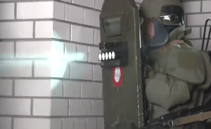 俄羅斯軍方新型護(hù)盾：“閃瞎”敵人雙眼