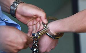 福建屏南男子驾车刮擦店铺遮雨棚引发纠纷后死亡，店主被刑拘