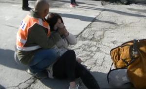 環(huán)衛(wèi)工哽咽安慰遇車禍女孩：誰家沒孩子