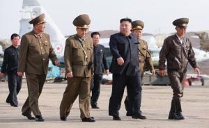 金正恩觀摩并指導(dǎo)新型戰(zhàn)術(shù)制導(dǎo)武器試射