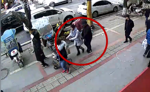 同為離異帶孩曾坐牢，四川兩男子結(jié)為“師徒”偷手機雙雙落網(wǎng)