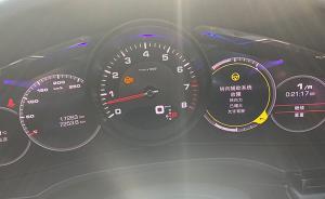 百萬元的保時(shí)捷卡宴高速上突然方向盤抱死，車主回憶驚魂一刻