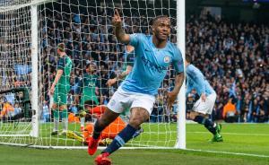 快樂足球，斯特林小時候就學(xué)會了