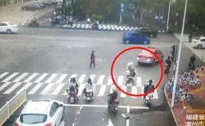 公務(wù)員考試跑錯考場，交警開警車幫她趕考