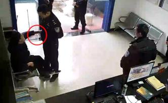 單身媽媽奪民警槍欲自殺，法院“柔判”