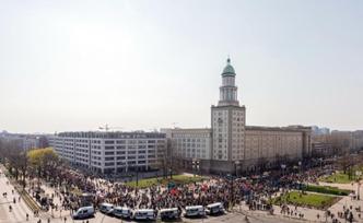 柏林房租飆升，民眾請愿征收房地產(chǎn)集團住房