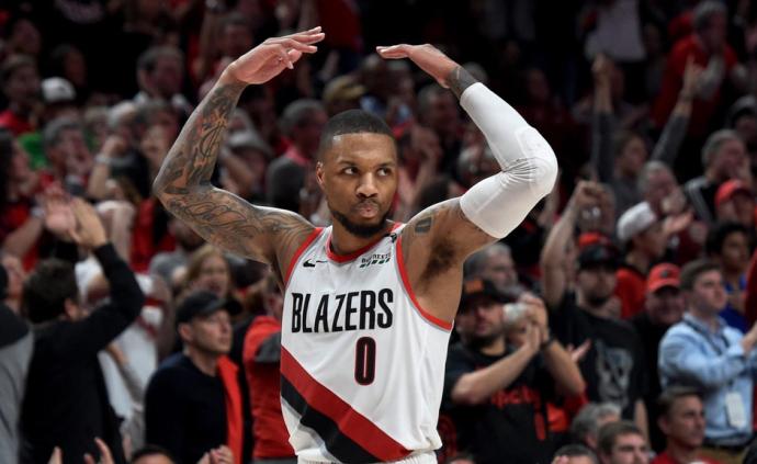 刷爆朋友圈！看利指導(dǎo)送雷霆回家