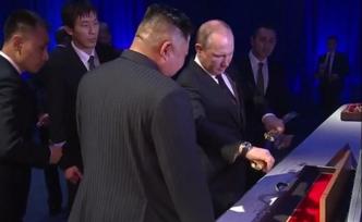 “普金會(huì)”晚宴：互贈(zèng)刀劍享俄羅斯美食