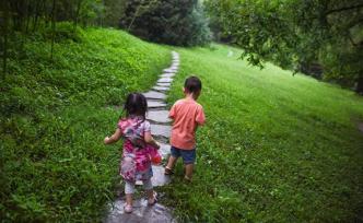 中國家庭︱要想早生娃，誰做家務(wù)有說法