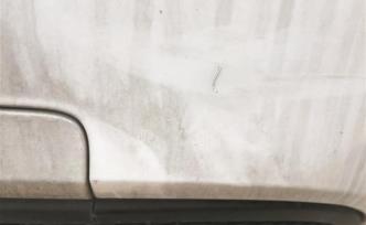 新買(mǎi)奔馳車(chē)存在修補(bǔ)痕跡，浙江女車(chē)主訴4S店要求退一賠三