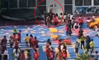 幼师当众推打儿童，涉事园曾为河南省示范