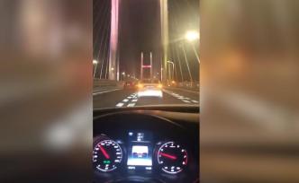 男子高速路開車拍視頻給女友報平安，瞬間撞上前方靜止事故車