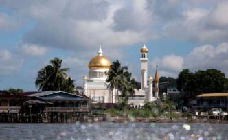 引发国际舆论强烈反应，文莱决定暂缓同性恋石刑处死法令