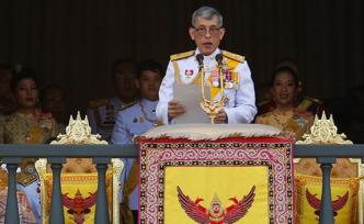 泰王加冕典禮第三天：首次攜王后公開演講，總理巴育送祝福