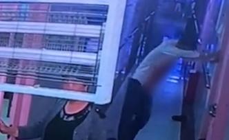 河南汝州醉酒男子欲將1歲兒子從醫(yī)院抱離，毆打妻子被妻刺死