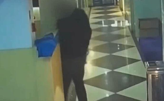 網(wǎng)絡(luò)作家得不到父母支持，離家出走偷竊