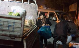 給患白血病孫子籌錢看病，六旬奶奶學(xué)用互聯(lián)網(wǎng)賣菜