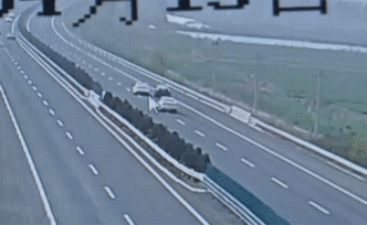 高速上惡意別車，兩車上演“追逐戰(zhàn)”