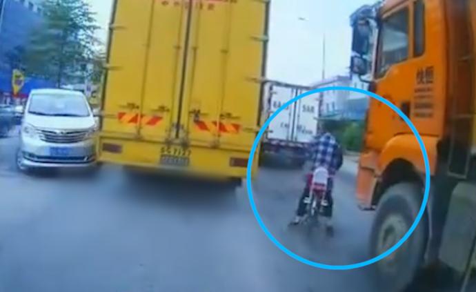 男子騎車誤入大貨車前方盲區(qū)，被碾身亡