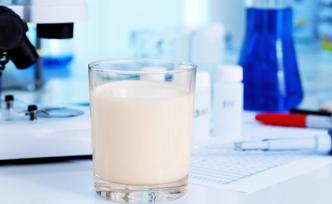 人造奶研發(fā)如火如荼取代牛奶？專家：活性物質(zhì)復(fù)制不了
