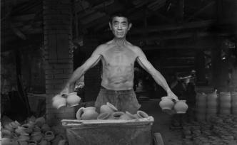 土陶燒制技藝：手口相傳，制作全靠手感和經(jīng)驗