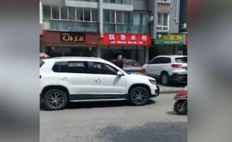 違停司機(jī)懟輔警自稱領(lǐng)導(dǎo)：不給你轉(zhuǎn)正！ 