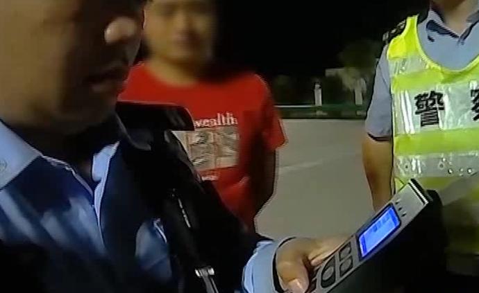 男子醉驾称吃了槟榔,民警:不需要解释