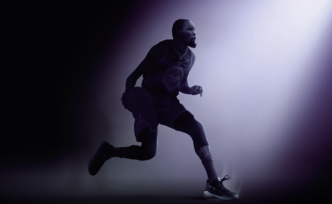 如何打造一雙頂級籃球鞋？