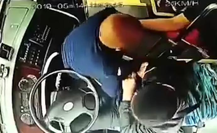 拳擊鎖喉！六旬男子錯過下車點攻擊司機