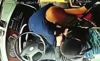 拳擊鎖喉！六旬男子錯過下車點攻擊司機