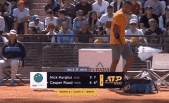 摔球拍、扔椅子、懟德約……克耶高斯的“情緒障礙”又發(fā)作了