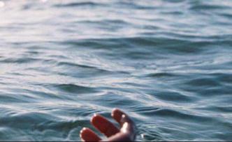 溫州一名初二女生凌晨離家投河輕生，課本上留下厭世言語