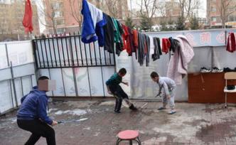 帶過400多個孩子的“老爸”：自稱是專門保護(hù)孩子的獵人