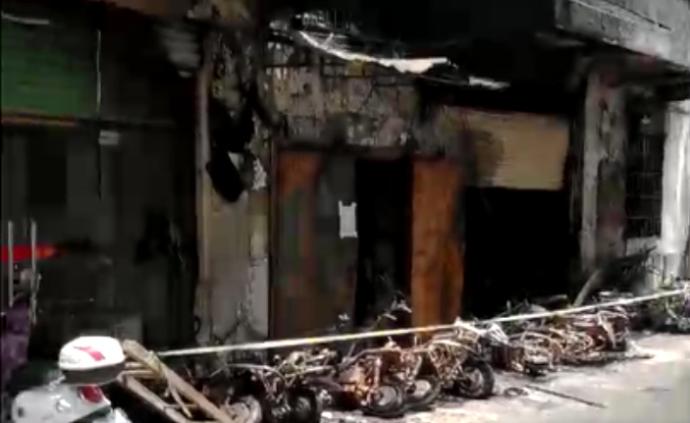 小偷偷油引发居民楼大火，15人被困楼内