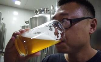 朋克音樂人愛上精釀啤酒，他借資十幾萬創(chuàng)業(yè)成功