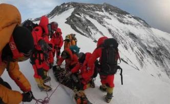 親歷者：珠峰南坡10人遇難，北坡也堵