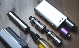 產(chǎn)業(yè)興盛規(guī)范缺失標(biāo)準(zhǔn)空白，監(jiān)管電子煙立法不能再缺位