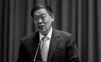 一個農(nóng)民三十年做實業(yè)闖進世界五百強，幾天前他走了