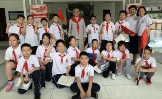 走出教室上語文課，上海這群小學(xué)生對話院士、瞻仰名人故居
